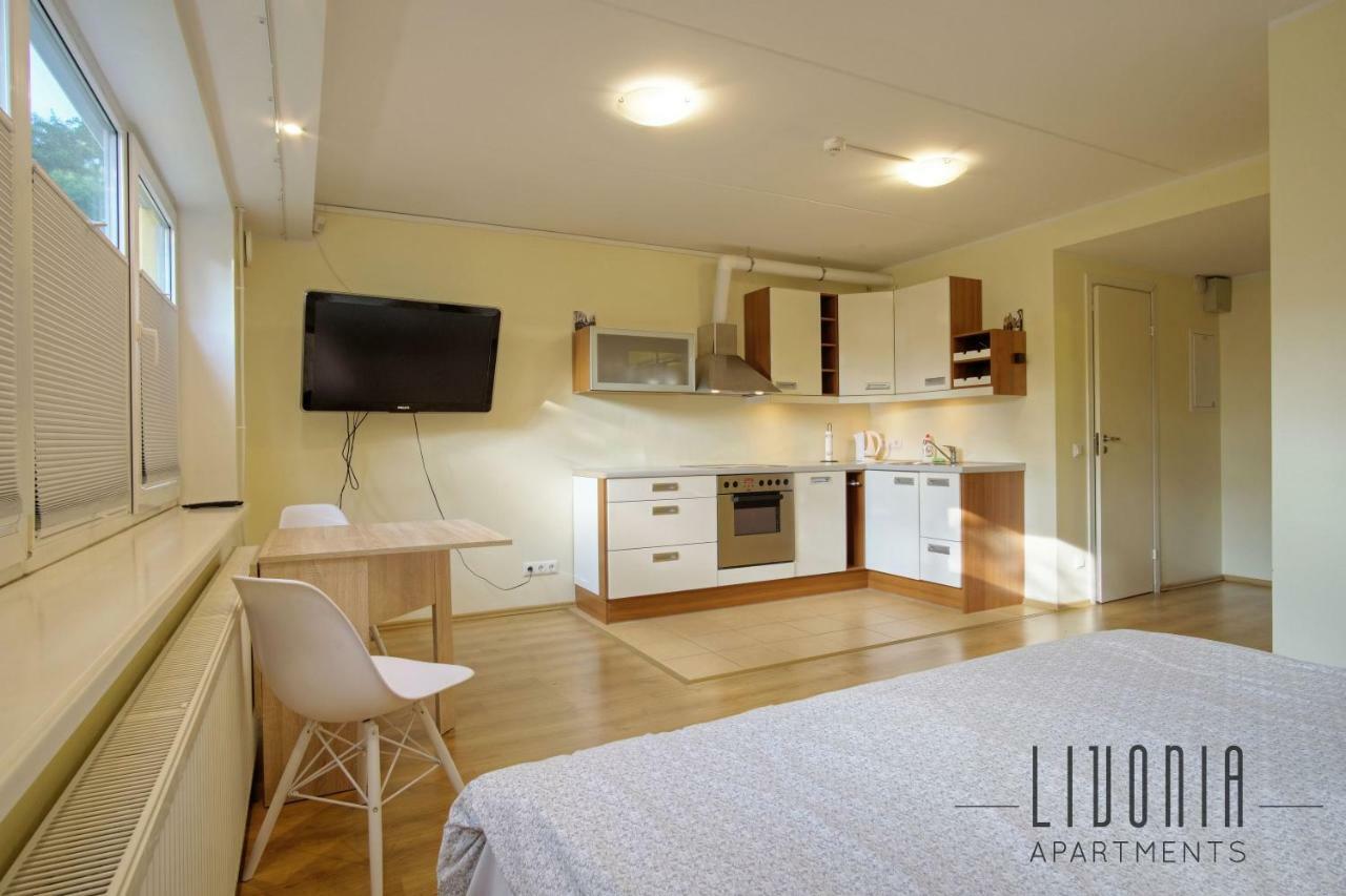 Leilighet Sunny With Parking, Self-check-in & Wi-fi Tallinn