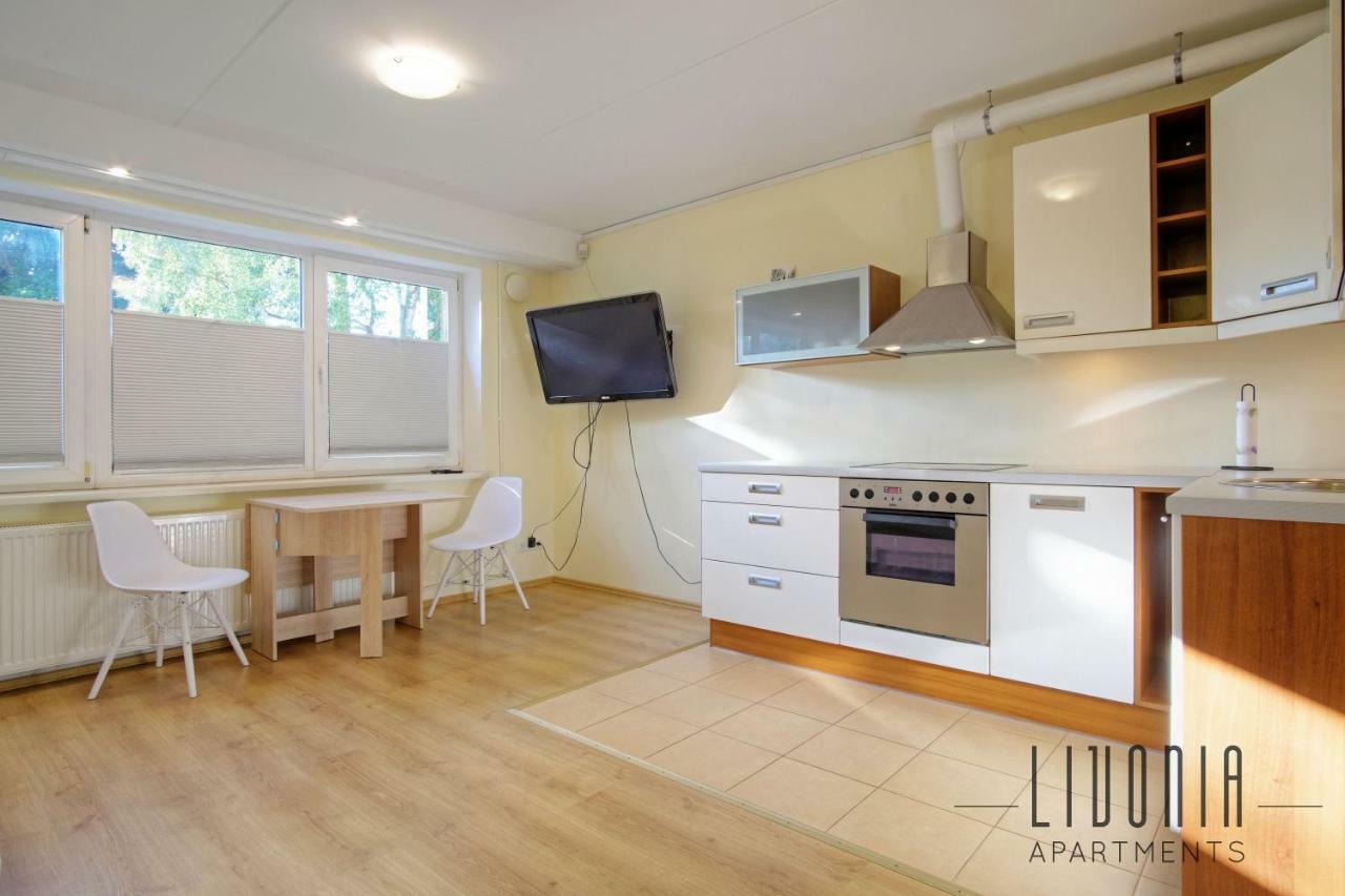 Sunny With Parking, Self-check-in & Wi-fi Leilighet Tallinn