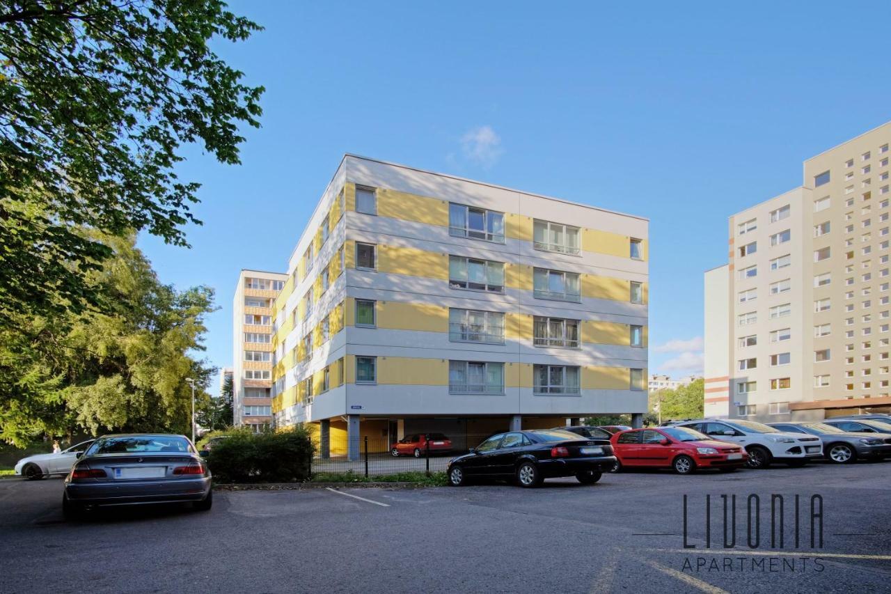 Leilighet Sunny With Parking, Self-check-in & Wi-fi Tallinn