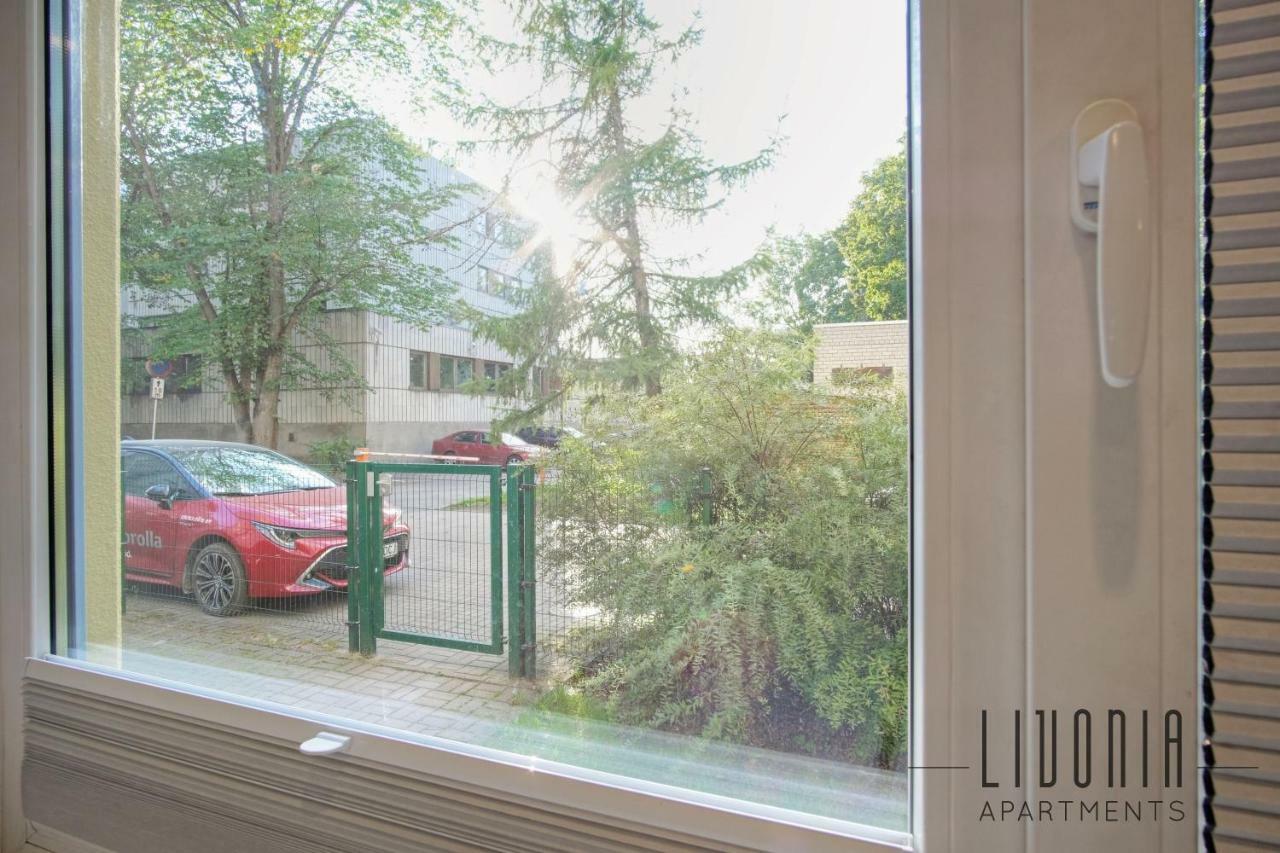 Sunny With Parking, Self-check-in & Wi-fi
